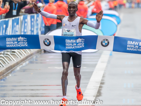 Eliud Kipchoge Berlin Ziel